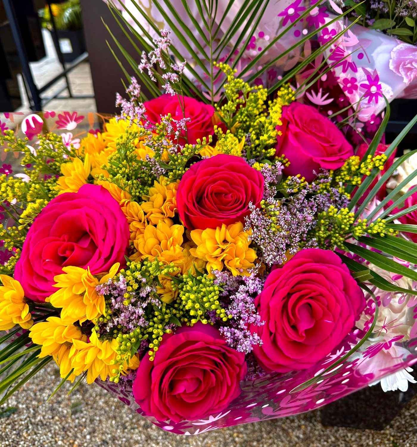 Magenta roses with yellow mix