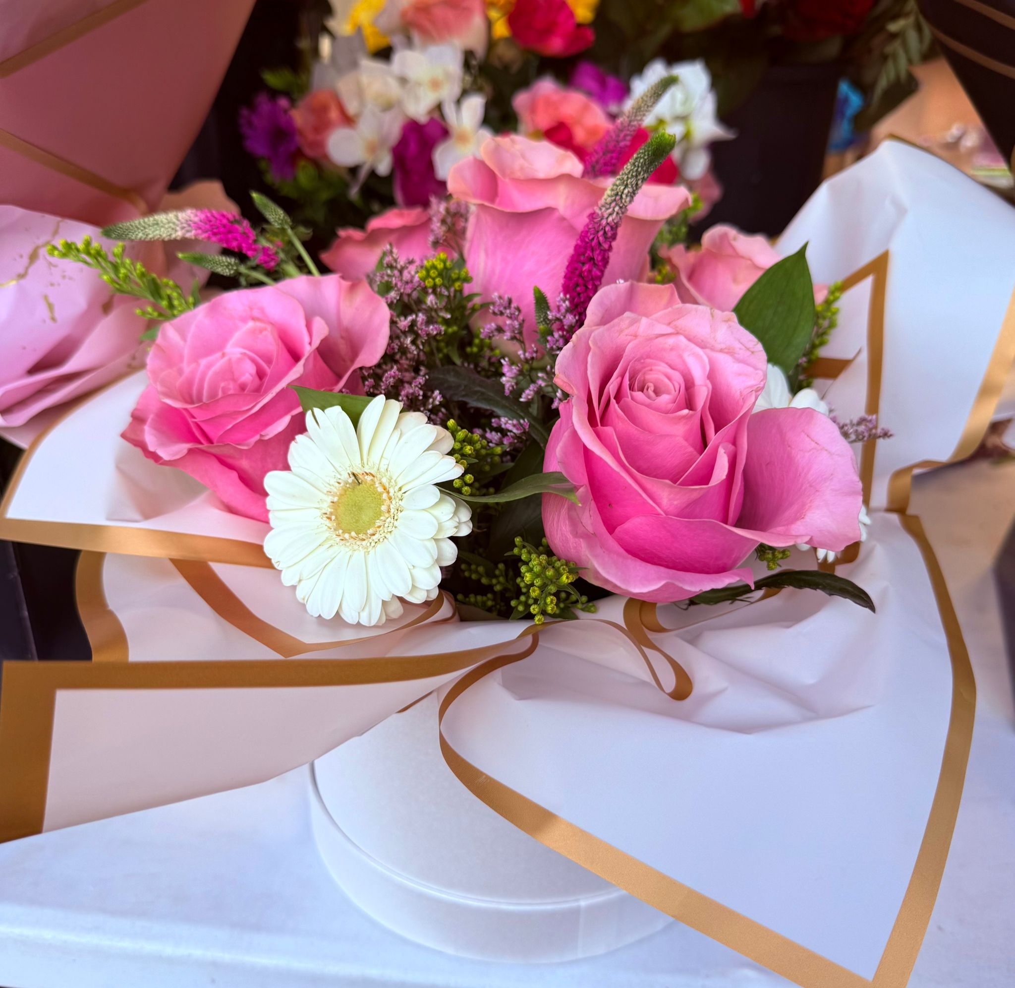 Pink rose and white gerbera hatbox